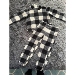 girls old navy black & white sherpa pant & sweatshirt set SIZE 6/7